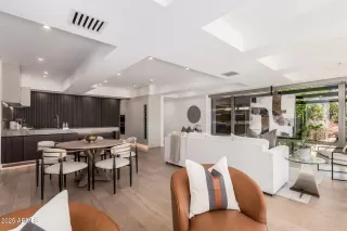 Photo #2: 6864290 Listing 