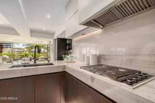 Photo #5: 6864290 Listing 