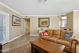 Photo #5: 6864457 Listing