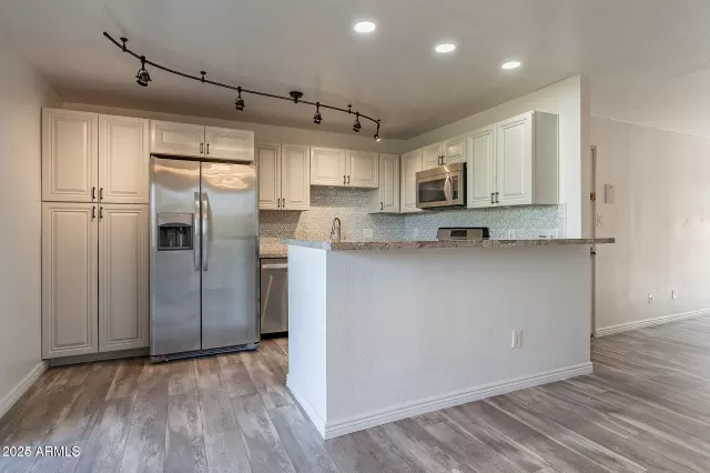 MLS: 6864704 Condo For Sale