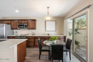 Photo #4: 6864721 Listing