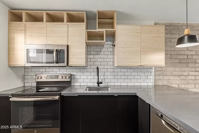 MLS: 6864846 Condo For Sale