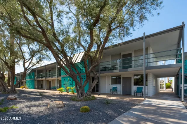 MLS: 6864885 Condo For Sale