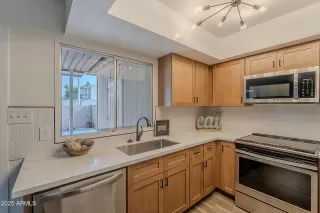 Photo #5: 6864957 Listing