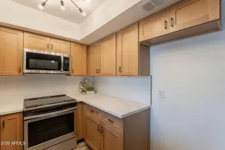 Photo #6: 6864957 Listing