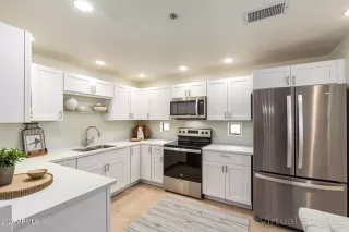 Photo #1: 6864964 Listing 