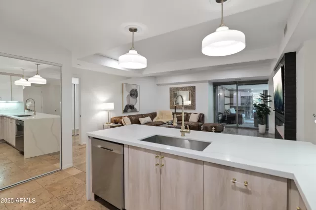 MLS: 6865014 Condo For Sale
