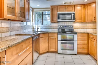 Photo #5: 6865065 Listing