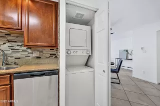 Photo #3: 6865291 Listing