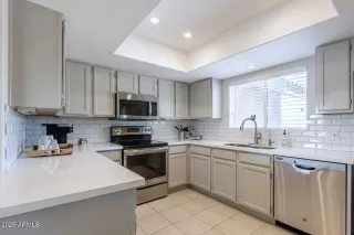 Photo #5: 6865347 Listing 