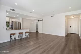 Photo #5: 6865464 Listing