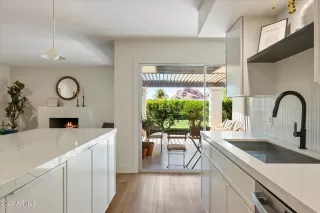 Photo #6: 6865714 Listing 