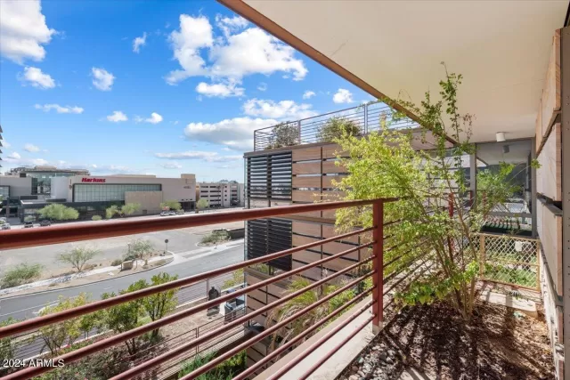 MLS: 6865847 Condo For Sale