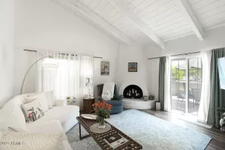 Photo #2: 6865901 Listing