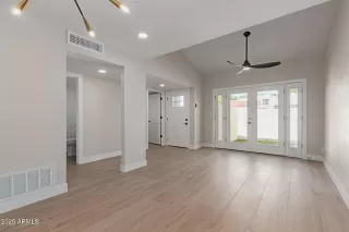 Photo #6: 6865956 Listing