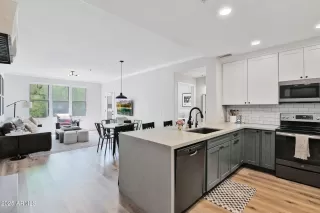 Photo #2: 6866263 Listing