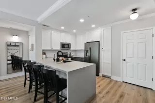 Photo #5: 6866263 Listing