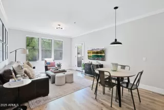 Photo #6: 6866263 Listing