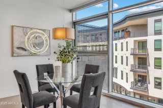 Photo #6: 6866302 Listing