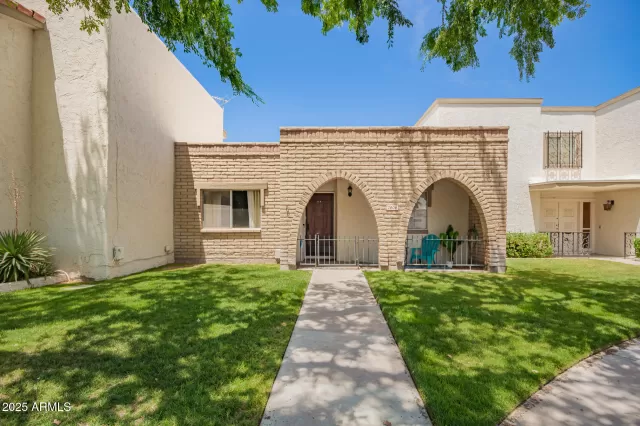 MLS: 6866308 Condo For Sale