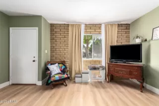 Photo #4: 6866308 Listing