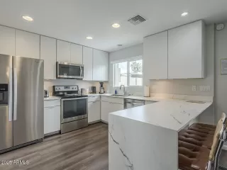 Photo #3: 6866342 Listing