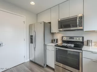 Photo #6: 6866342 Listing