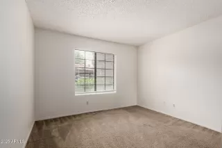 Photo #6: 6866356 Listing 