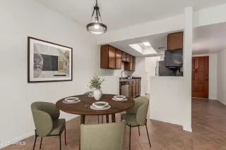 Photo #5: 6866705 Listing