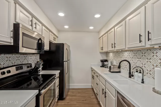 MLS: 6866910 Condo For Sale