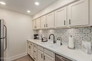 Photo #4: 6866910 Listing 