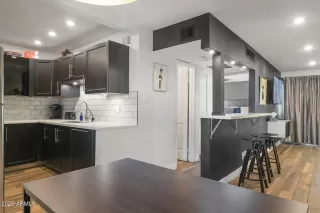 Photo #5: 6866987 Listing 