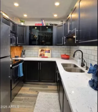 Photo #6: 6866987 Listing 