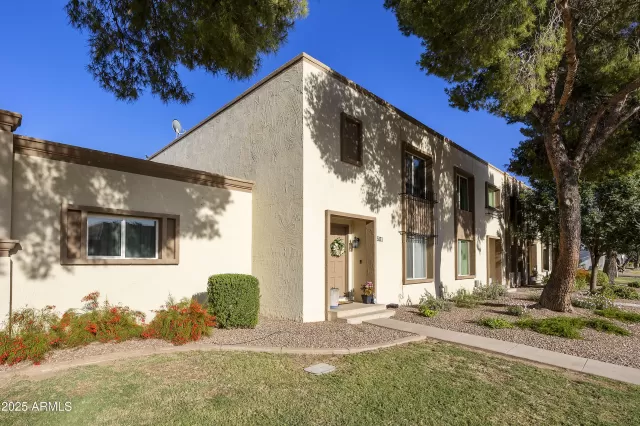 MLS: 6867001 Condo For Sale