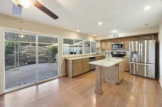 Photo #2: 6867001 Listing