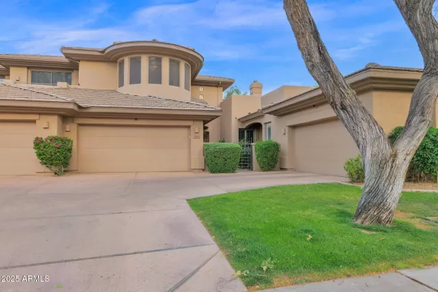 MLS: 6867022 Condo For Sale