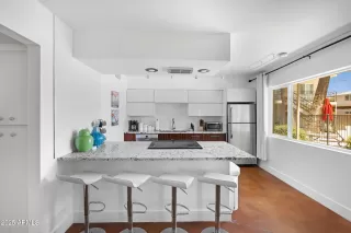 Photo #1: 6867041 Listing 