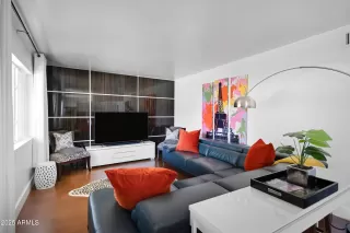 Photo #2: 6867041 Listing 