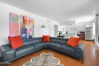 Photo #3: 6867041 Listing 