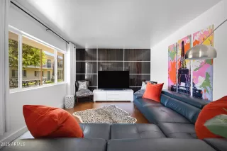 Photo #6: 6867041 Listing 