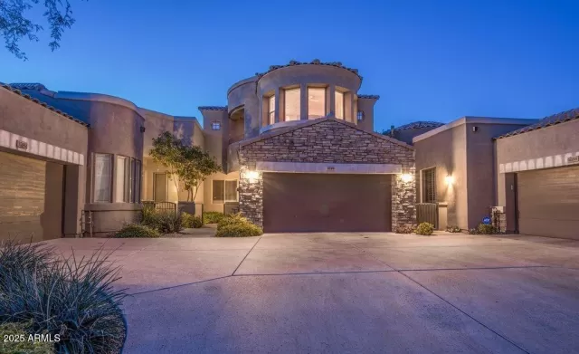 MLS: 6867108 Condo For Sale