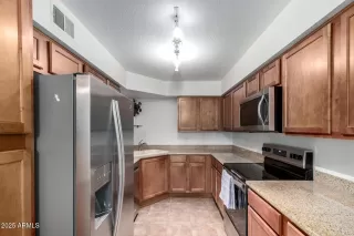 Photo #4: 6867262 Listing