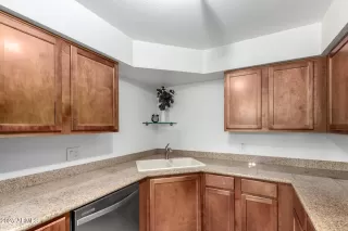 Photo #5: 6867262 Listing