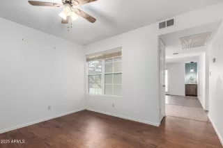 Photo #6: 6867262 Listing