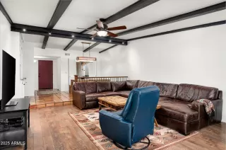 Photo #6: 6867427 Listing 