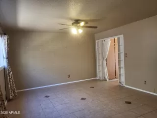 Photo #5: 6867557 Listing