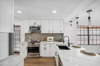 Photo #6: 6867649 Listing 