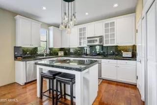 Photo #1: 6867757 Listing