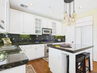 Photo #2: 6867757 Listing