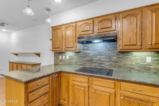 Photo #6: 6867797 Listing